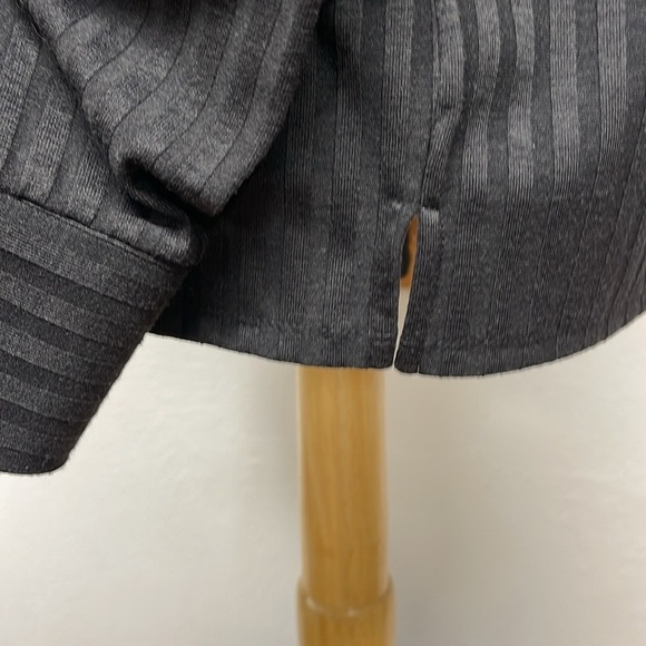 Vince Camuto Black Rib Knit V-Neck Long Sleeve Top Size Small - Picture 5 of 9